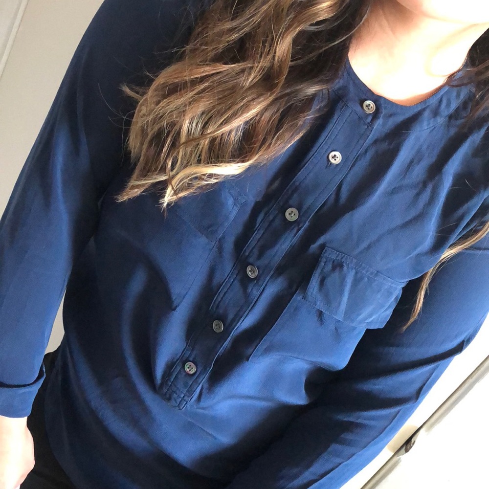 Navy Silk Long Sleeve 💙